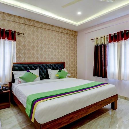 Treebo Three Street Inn Bangalore Exterior foto